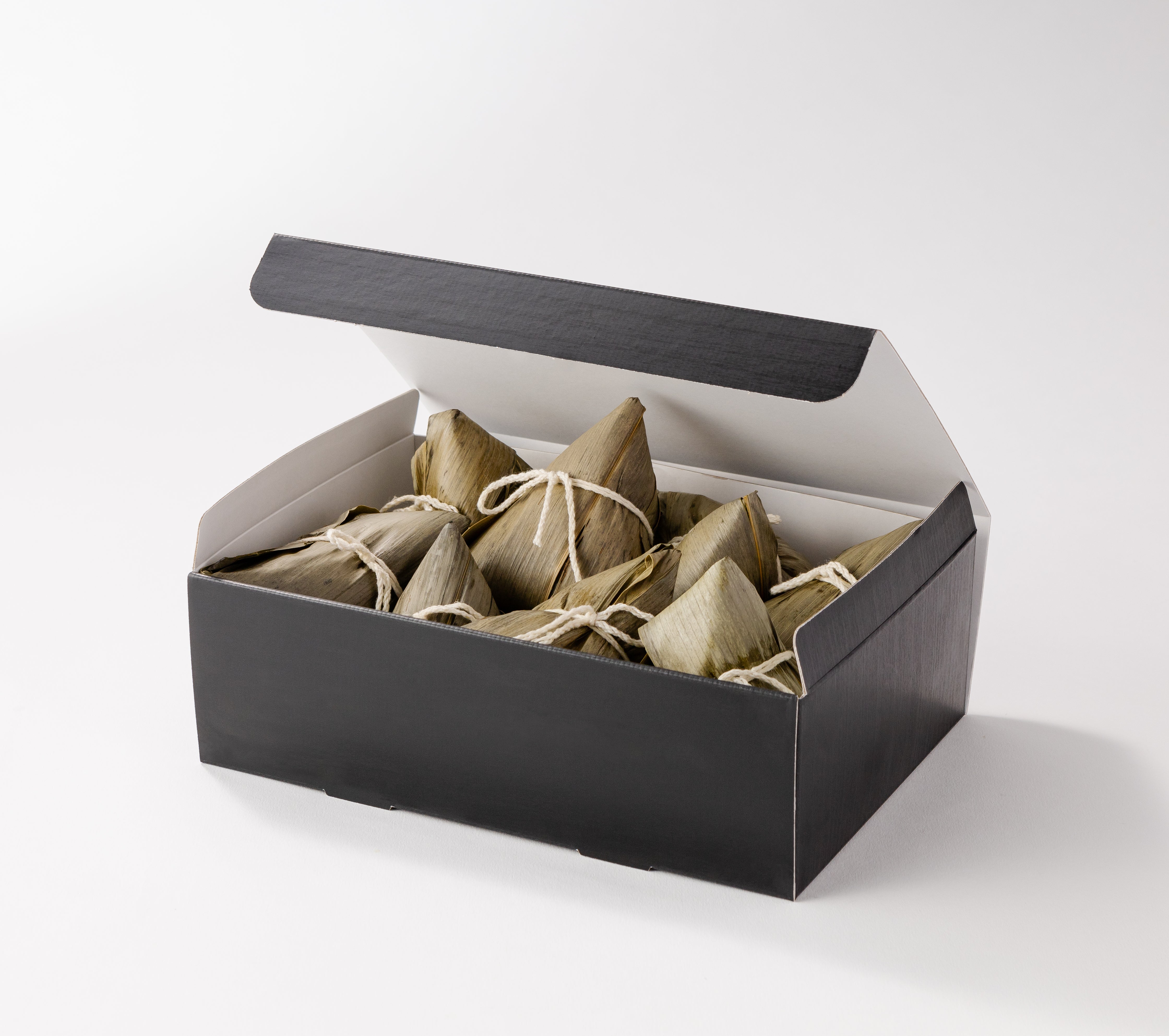 ギフト箱付】 琉球ちまき「うずら」8個セット 【冷凍】 【熨斗可 ギフト箱付】 琉球ちまき「うずら」8個セット 【冷凍】 【熨斗可